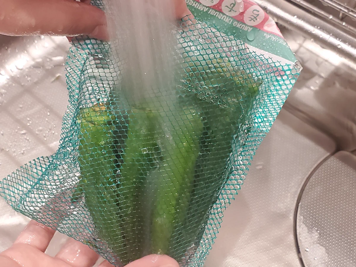 茹でる必要がないからお手軽！さっと一品作りたいときにも重宝しそうな「オクラ」レシピ！