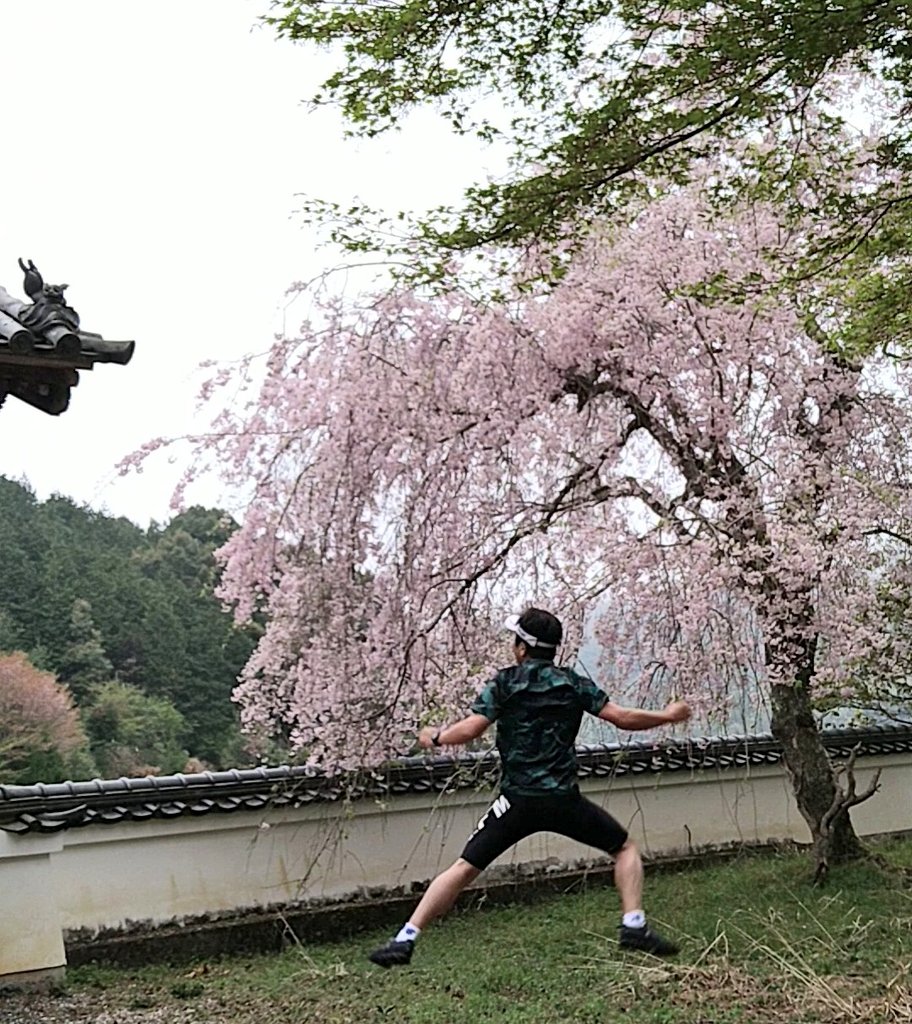 murdar_s's tweet photo. 時間無いし近所の山攻めといた🌸
#CloudWaterproof #On #OnFriends
#garmin #beatyesterday https://t.co/IatSDgfZ34