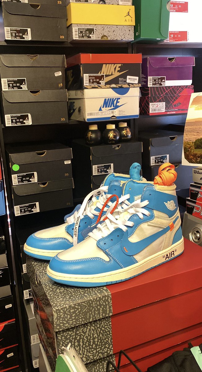 Cool_Mo45's tweet photo. @twotimesprime @sneakerhd84 @x_juanwilson @JamarroBrown @JLissone @westerner20 @BigKev_np @turtlepace5 @loucabrera77 @bkzproblemchild @MellyMel_320 @jadendaly @BigDmilz @Poeticlezbnlova @2pimp2bu @ChoiBreezy @sneakerhd84  Yes, Yes, Yessssss …back when @nikestore Sent Receipts in the box!!! #soLegit https://t.co/fsMT1xlYpi