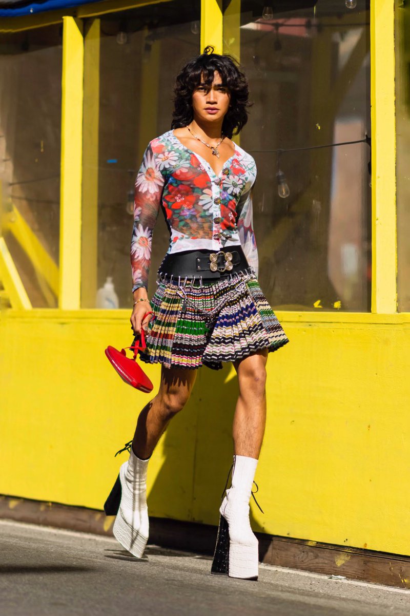 bretmanrock's tweet photo. 🍒 https://t.co/3HkzIDzlwe