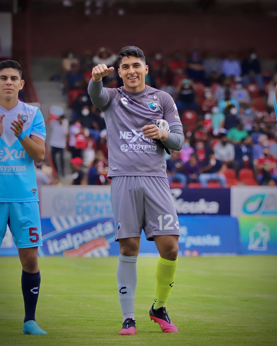 Erubiel__'s tweet photo. Feliz por este momento, un sueño, logro, meta, objetivo, reto hecho realidad, a seguir trabajando por más momentos como estos💙🙏🏽
#amoralabrava 💙🦀
@TMFCoficial https://t.co/SvR6Qq63FH