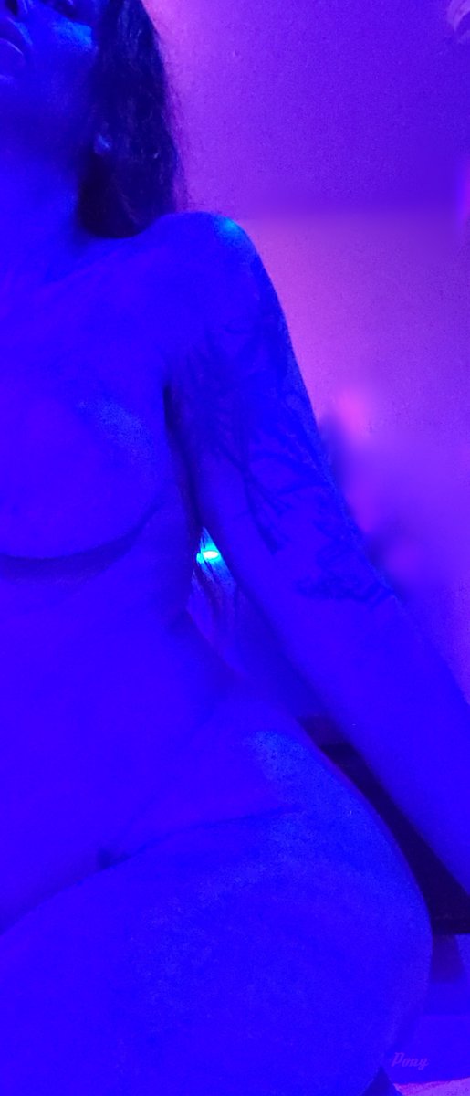 iamPonyNFT's tweet photo. 👿New Piece "Club Life"! It's 🔥.. You Feel Like Your are Front Stage! Get it Quick B-4 it's Gone!💯
#nftdrop #iampony https://t.co/eIjtdHWRRC https://t.co/W2MuzdBntV