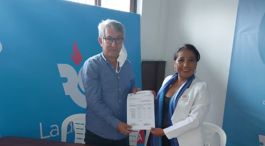 Rc5SantaElena's tweet photo. Hoy 13 de Abril La Dirección Provincial del Movimiento Politico RC5 de Santa Elena hizo la entrega formal en la ciudad de Quito de 1478 formularios y un total de 10800 afiliaciones.Seguimos firmes empoderando nuestro movimiento HLVS 💪🏼💪🏼💪🏼.
#RevoluciónCiudadana #RC5
#SúmateAlaRC5 https://t.co/cOdFwtFwzU