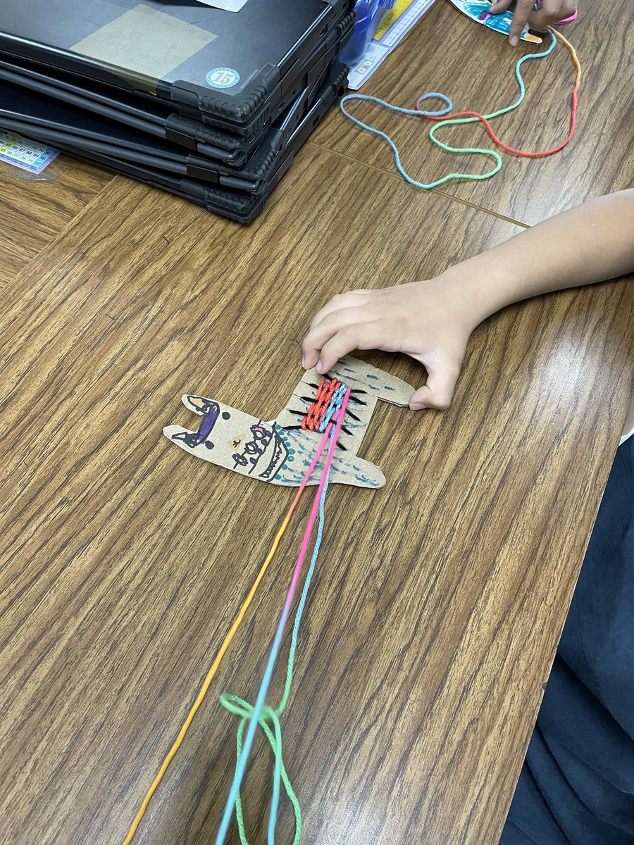 MarcumLA's tweet photo. Over-under-over-under
Under-over-under-over
Over-under-over-under 
Under-over-under-over 
@mesteaching @meshornets @cmrilling 🦙🦙🦙 https://t.co/dLrOBCLNQd
