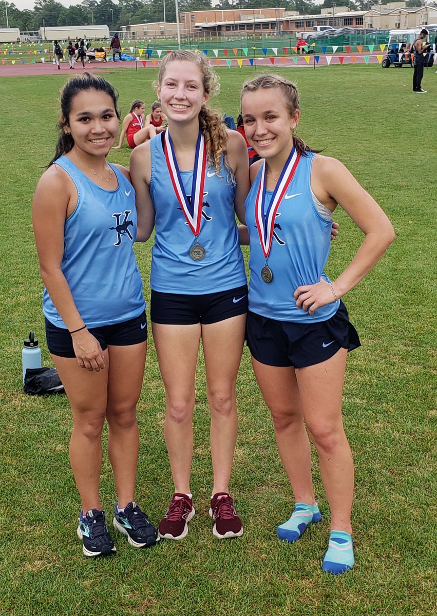 kingwoodxctf's tweet photo. All 3 @kingwoodxctf 2-milers move on the Area meet.  Eliana Contreras finished 4th, Mary VanDyke finished 2nd, and Jenna Carter is the district champ! https://t.co/orQ9Cfto1z