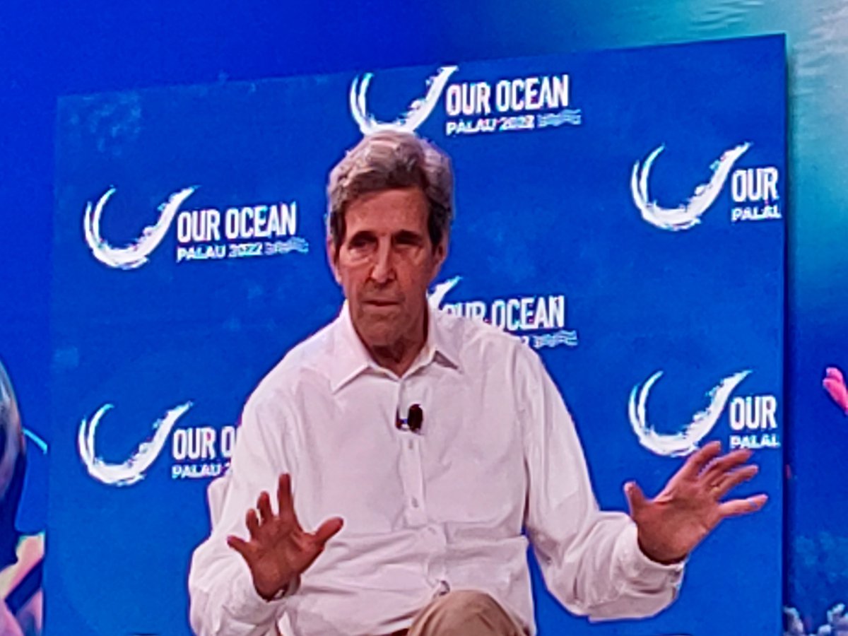 We need trillions. No country in the world has the money to solve the problem. We need private sector- philanthropists and businesses on this #ocean #climate nexus journey, USA's John Kerry @OurOceanPalau as @taholo reminds of importance of #Private #public #partnerships