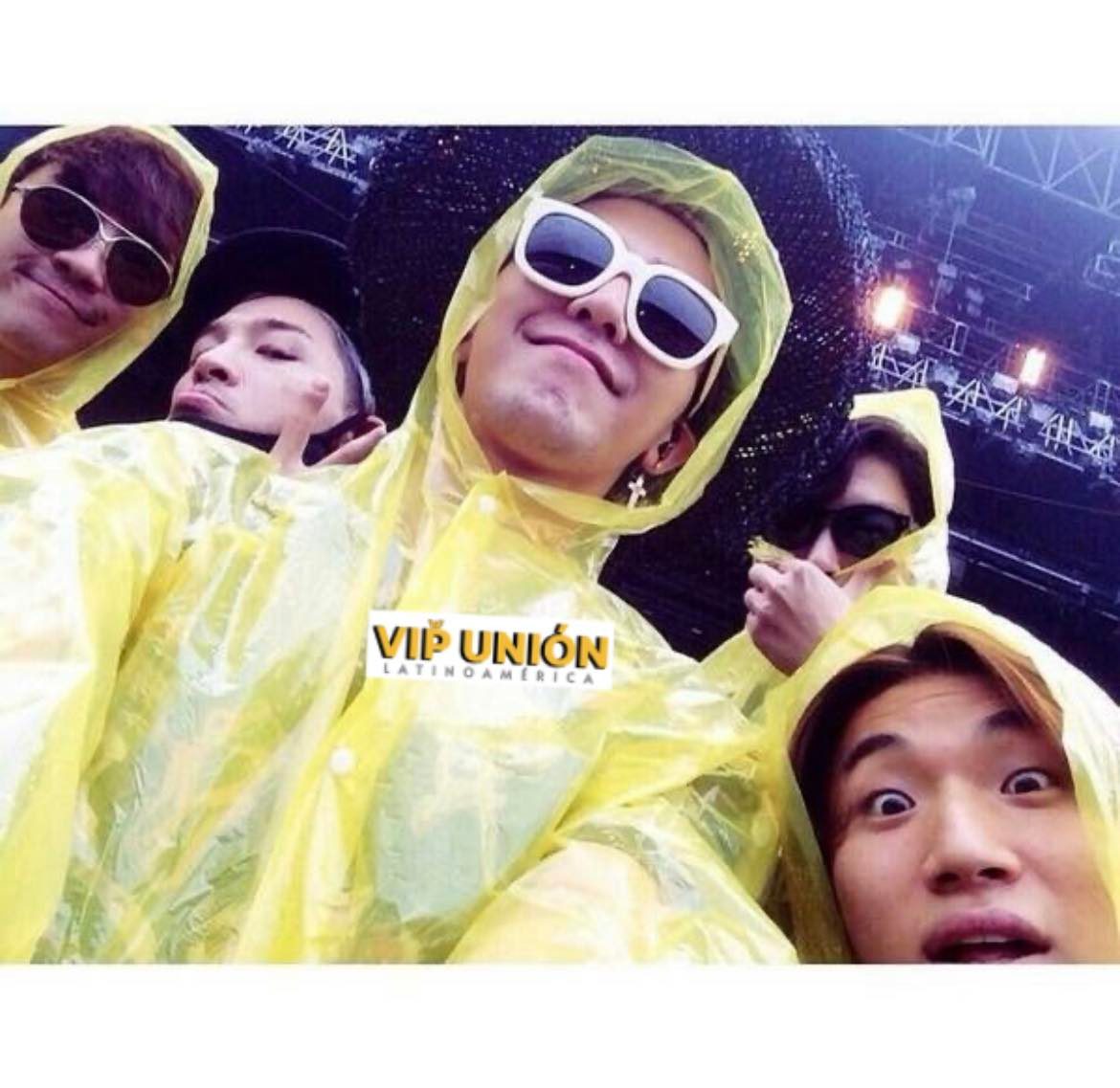vip_latam's tweet photo. #SELFIESVIP
🔥Los amigos verdaderos siempre te van apoyar y van a sacar lo mejor de ti . Son leales. 💙🤳.
BIGBANG ON BILLBOARD
STILL BIGBANG AND VIP
#BIGBANG_StillLife
#BIGBANG
#BIGBANG_BILLBOARD https://t.co/5Ff7MzdSWE