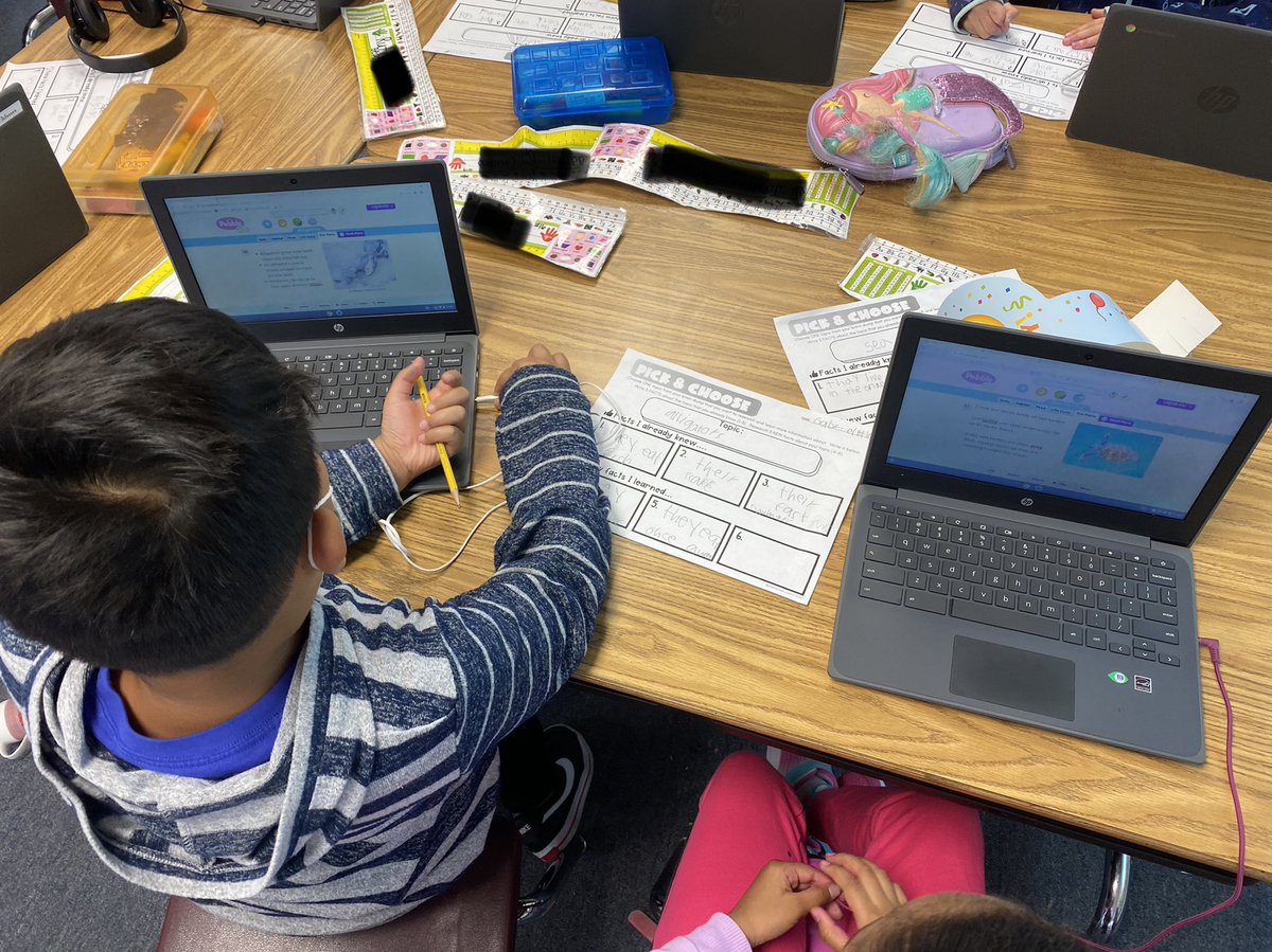 mscarey02's tweet photo. This week in first grade, we have been researching different reptiles and using new facts in our informational writing pieces! ✍️ 💻 https://t.co/KUWmo462sm