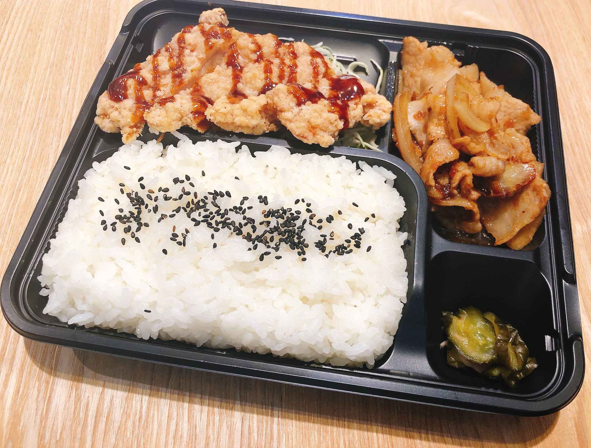 オリジン弁当 キッチンオリジン 公式 本日 4 18 月 10時スタート コンビ生姜焼き弁当2種類 ライス大盛 特盛分無料 チキン竜田orチーズチキンカツに 肉料理の定番生姜焼き料理 で おかずもボリューム満点です くわしくはこちら T