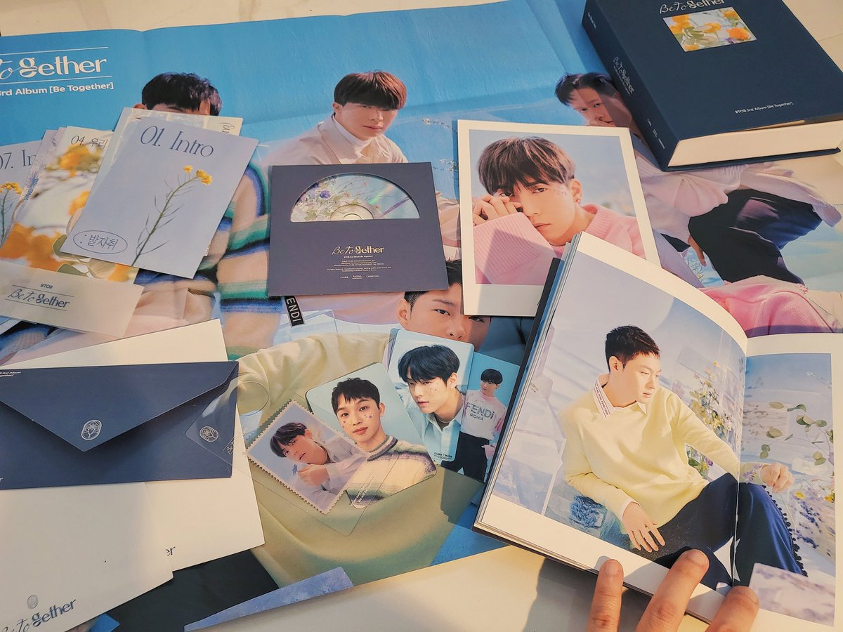 woodzunshine's tweet photo. Received my order of #BTOB BE TOGETHER (Be Blue Ver.) Album and it's safe and in good condition!!!πππ
Thank you @MagicShoppe07 for another smooth transaction ππ
#MagicShoppeFeedbacks https://t.co/8ZfJZ2bPwz