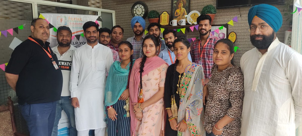 fortec_web's tweet photo. Bang to #lighten up the mood of festivity!!

Celebrating the season of harvesting at our office premises. 
@Fortecwebsolutions

#FortecWebSolutions #baisakhi #festival #happybaisakhi #harvest #guru #vaishakhi #harvestfestiv #happyvaisakhi https://t.co/eOFeige1hE