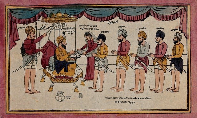ਇਉਤੀਸਰਮਜਹਬਖਾਲਸਾਉਪਜਿੳਪਰਧਾਨਾ ॥
ਜਿਨਿਗੁਰੁਗੋਬਿੰਦਕੇਹੁਕਮਸਿਉਗਹਿਖੜਗਦਿਖਾਨਾ ॥