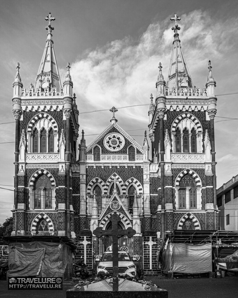 My 150-Image Series - Pandemic Travels (82/150) - #travel #travelure #imagergram

On regular days, getting a clear view of Mount Mary Church (Bandra, Mumbai, India) is just not possible. But then, lockdown accorded me a perfect view!

#mumbai #mountmary #mountmarychurch #ind…