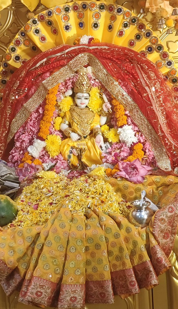baglamukhipuja's tweet photo. माँ बगलामुखी की पूजा कलियुग में सभी दुखों और बाधाओं से मुक्ति दिलाने वाली है। हमें सच्चे मन से माँ का पूजन और आराधन करना चाहिए। https://t.co/E5eFNcvJEu