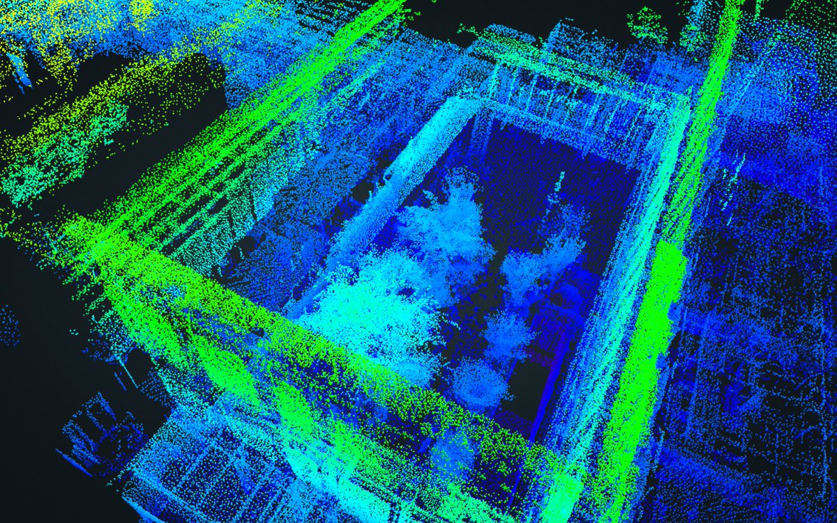 KokyoLasers's tweet image. LiDARの新製品 #LiGrip を持って新風館さんをお散歩🚶

不思議そうな視線を浴びますが、スキャン距離も100m歩けばこれだけ点群にできちゃいます！

正に現場を持ち帰るって感じ…🤔
グリグリ動かしてみたい方はこちらからどうぞ👇
　　symphotony.com/lidar/greenval…
#リモート測量
#レーザースキャナー