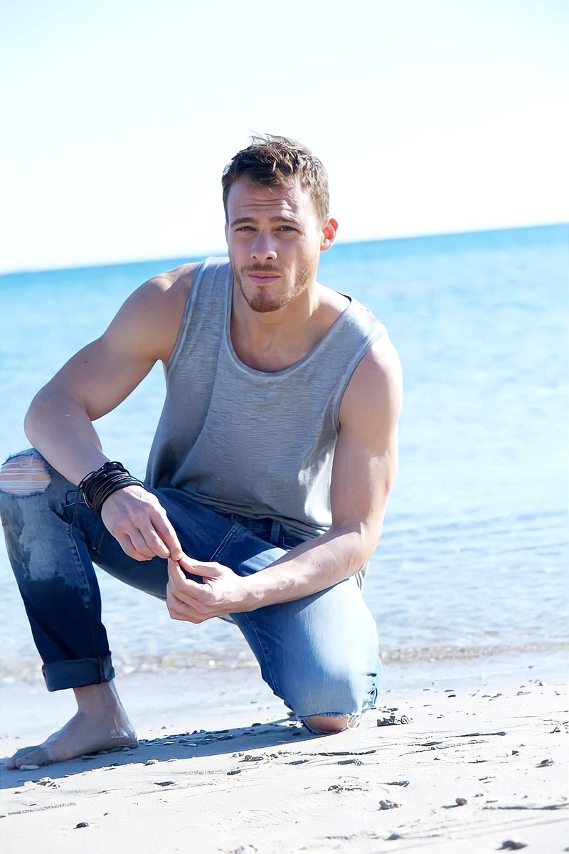 𝑡𝑜𝑛𝑦𝑎; tweet media