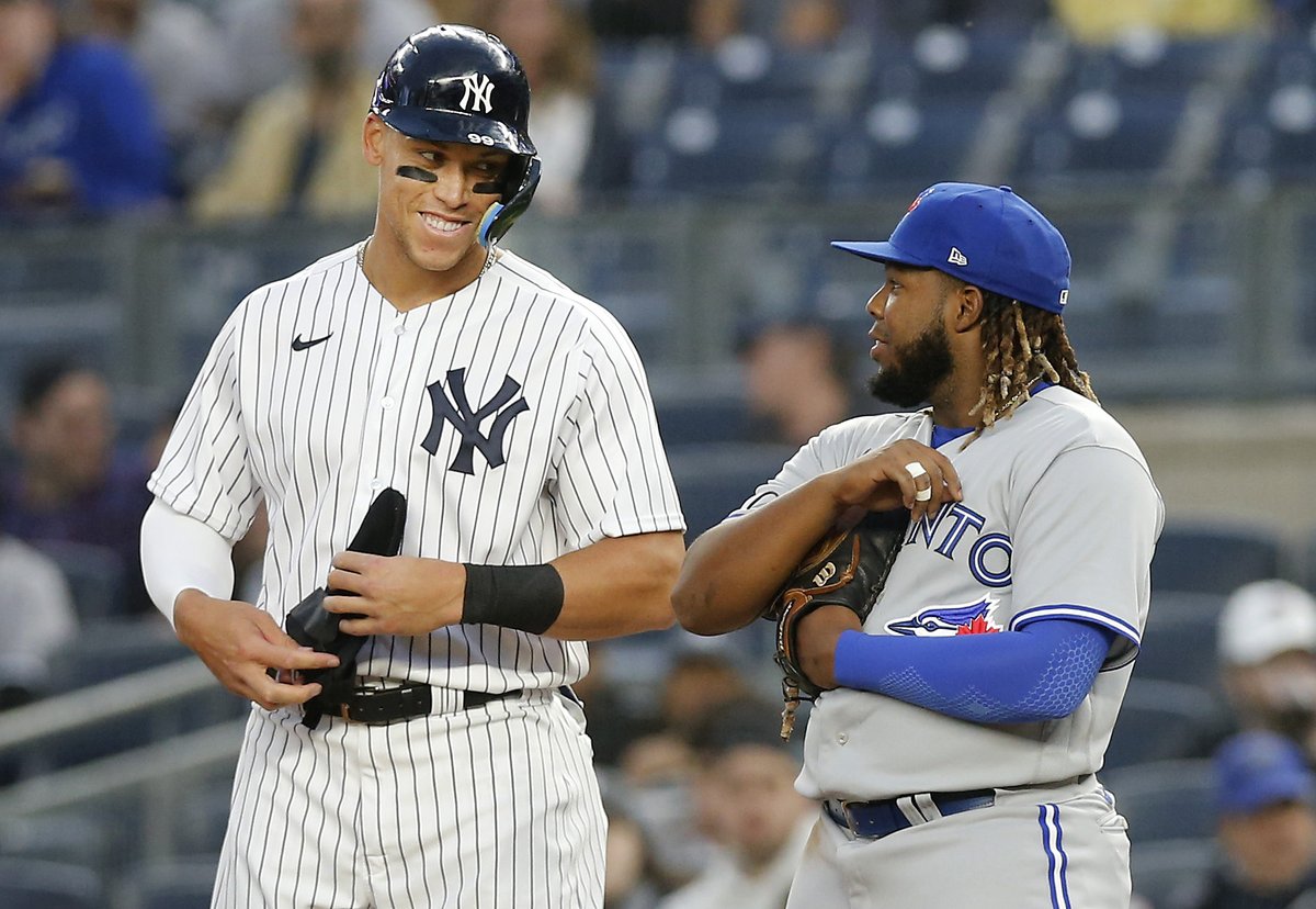 MLB's tweet photo. There are 3 HR in this picture tonight. https://t.co/adTiPWJ36p