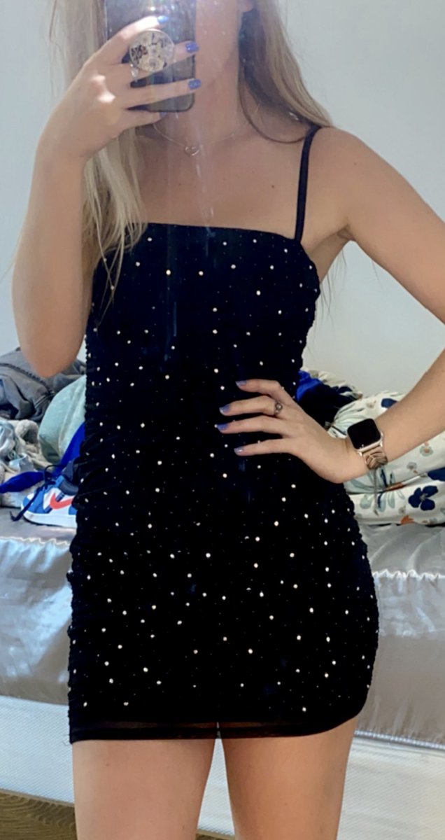 willow_xxo's tweet photo. When you can’t decide on a bday dress 😭 https://t.co/ffe29to4kK