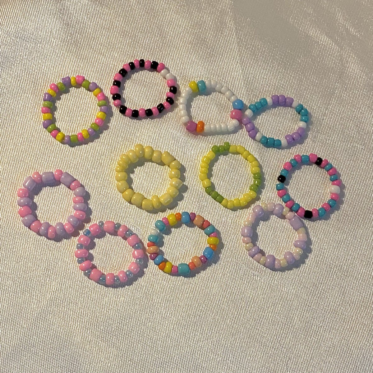 mamaacrxm's tweet image. 𐬹𓈒✿ bead ring 💍𓈒⤾
🍒 ดอกไม้,มีจี้ 10฿ / สีๆสลับ 5฿

📁◌ สามารถสั่งทำได้ 🗯
⟢ แบบสีล้วน , เรียบๆ  5 ฿ 
⟢ แบบมีจี้ , ทำเป็นรูปทรงต่างๆ 10+ ฿ 

𓈃 REG 30฿ / EMS 50฿ ⊹ 🛒

#รับทําของแจก #แหวนลูกปัด #ลูกปัด #แหวน #รับทําgiveaway #รับทำของเเถม  #ของขวัญปัจฉิม #รับทําของแจก