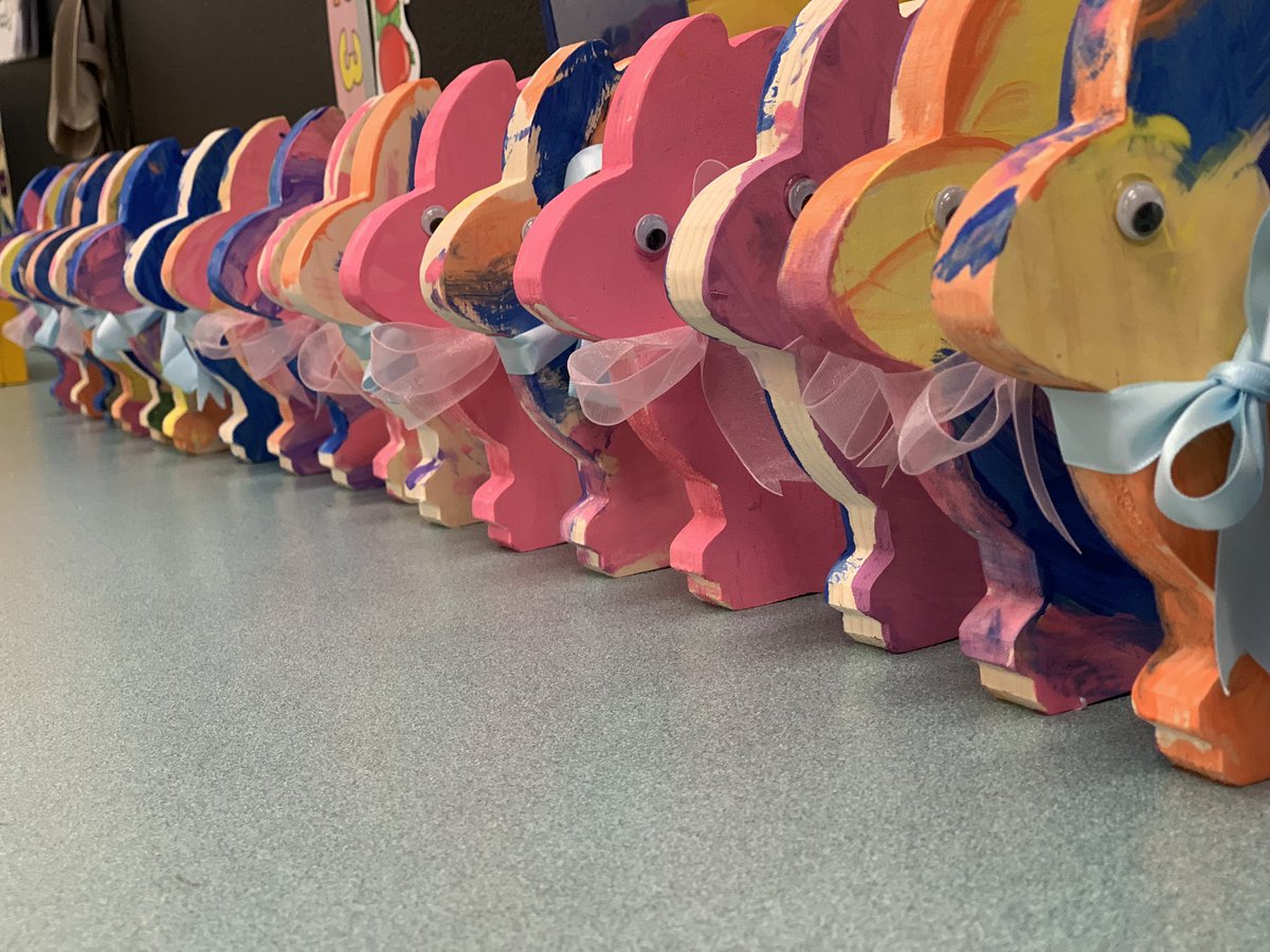 MrsAMacDonald's tweet photo. Sending these beautiful bunnies 🐰 home with our students this week! These were custom made by PaNa’s Workshop! Check out their other creations on Instagram! @AndrewHunterES @anhk146 #customwoodworking #Easter2022 #Spring 🌷🐣🐰 https://t.co/GyO20nIIYA