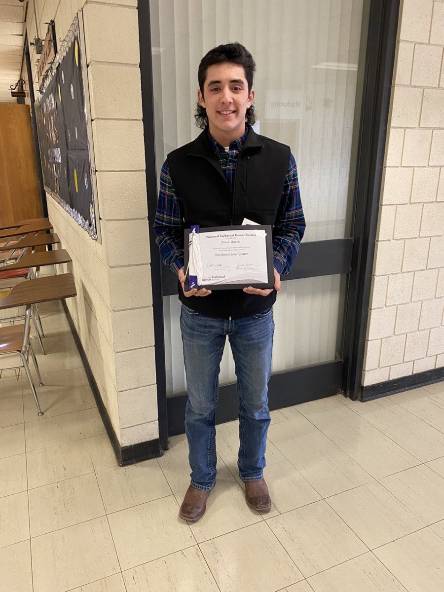 HC_Baseball__'s tweet image. Big day for some of the squad. Four juniors inducted into the #nationalhonorsociety, along with some returnees! (Missed ya in there Ziegler) 

Mr. Rutter also inducted at the Career Center today! 

Get it done on and off the field!