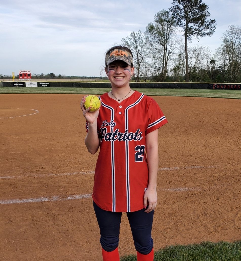 Congrats to OF <a href="/ElizabethB2023/">Elizabeth Barnes</a> on her 💣 today!! Elizabeth also just missed a 2nd HR with a double off the fence!! 💪