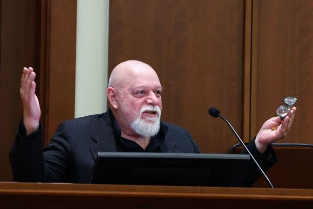 Ruby_inthe_Dust's tweet image. This dude is the man. #JohnnyDepptrial