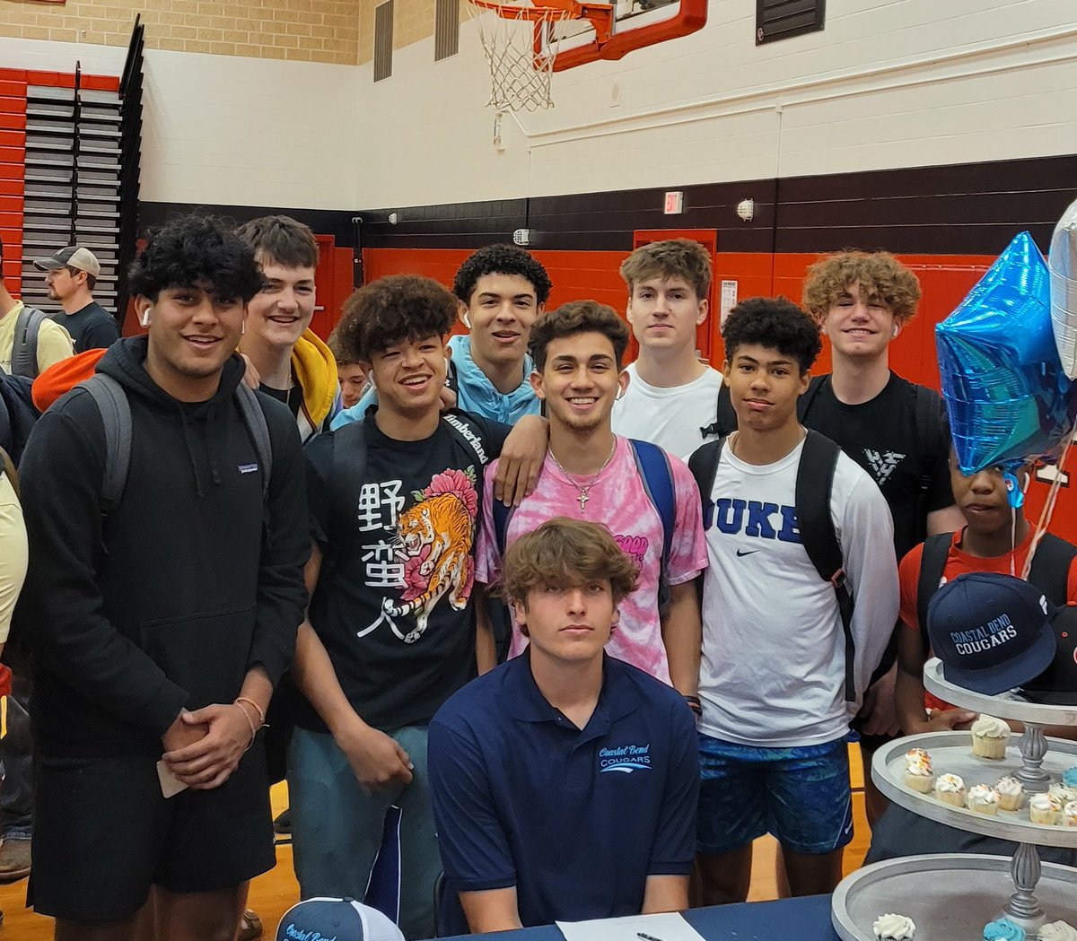 coachpb10's tweet photo. Amazing to c @MackBassett sign to @CougarsCBC baseball today! Amazing kid with bright future!! @CHSBBasketball1 @CanyonCougarBB @CougarHardball @CanyonHS_ABC @AthleticsCanyon https://t.co/0Oxf9o3szQ