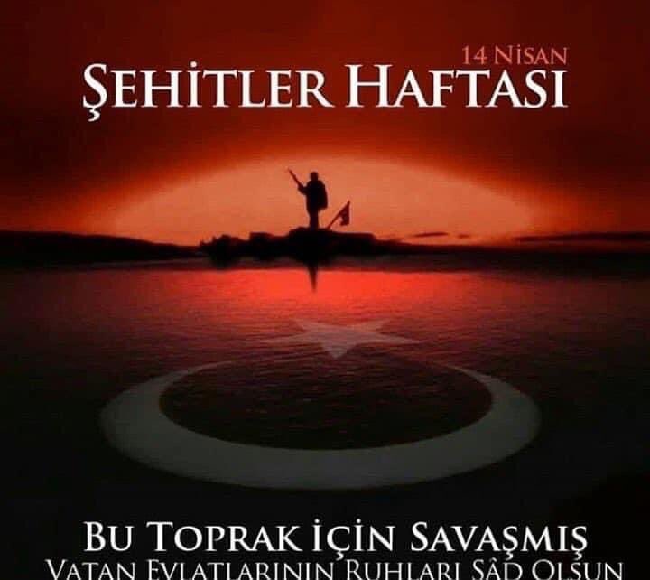 Bu vatan uğruna savaşıp can verenlerin
ruhları şad mekanları cennet olsun inşallah 🙏🇹🇷