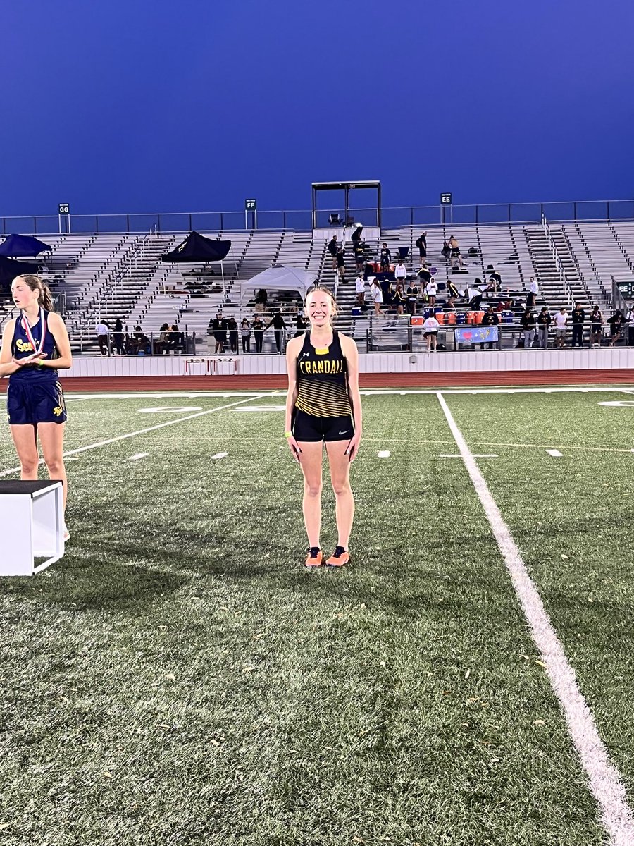 Congrats to our Area Qualifier In the 1600 Maddie Cox 4th place 🏅