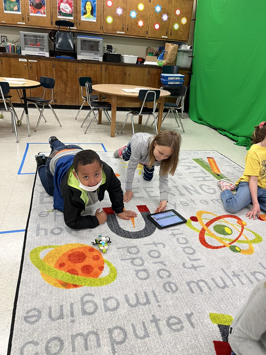 kcollazo's tweet photo. There were froglets hopping all over the @sfltrojans #STEM lab today!🐸 

If you have access to @LEGO_Education WEDO kits, the Frog Metamorphosis build is awesome! #2ndGradeScience https://t.co/Fa1Ewye1nP