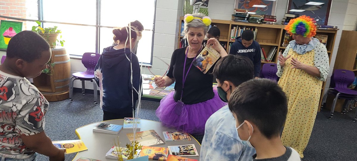 Aycock Book Fair Give Away!! Book Fair Ballerina and Book Carnival Clown had fun helping every child select 3 free books!! <a href="/AYCOCKSCHOOL/">Aycock Elem School</a> <a href="/VanceCoSchools/">Vance County Schools</a>