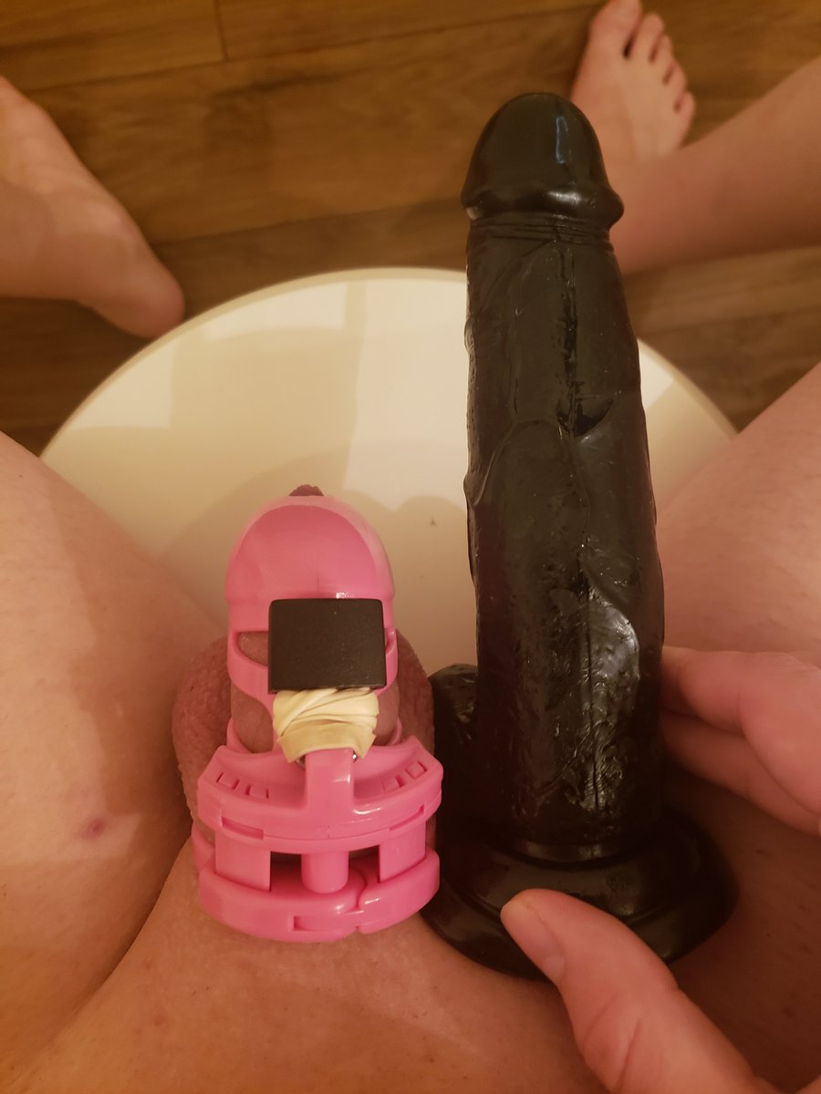 Cassy_MTF25's tweet photo. Hi! I'm just loading a bunch of photos onto here! #sissyclit #cagedboi https://t.co/bJYSqpQbtP