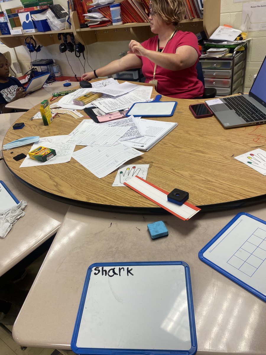 When I walk in classrooms and witness Tier 1 instruction in action, I can't help but smile...😁😁 ⁦⁦<a href="/aeloggins/">Alexandria Loggins</a>⁩ ⁦<a href="/CenterPointES/">Center Point Elementary</a>⁩ ⁦<a href="/AlabamaAchieves/">Alabama State Department of Education</a>⁩ ⁦<a href="/Alabama_Reading/">ARI / The Alabama Reading Initiative, ALSDE</a>⁩ ⁦<a href="/JefcoedK_5/">📚JEFCOED Elementary Curriculum K-5</a>⁩ ⁦<a href="/cjbutler72/">Christi Jordan Butler</a>⁩