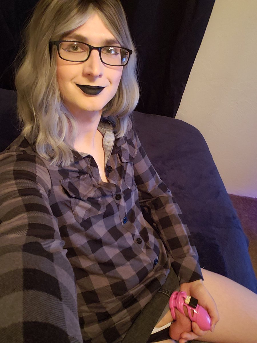Cassy_MTF25's tweet photo. Last 4 for now #sissyclit #cagedboi https://t.co/wYgKieGY1K