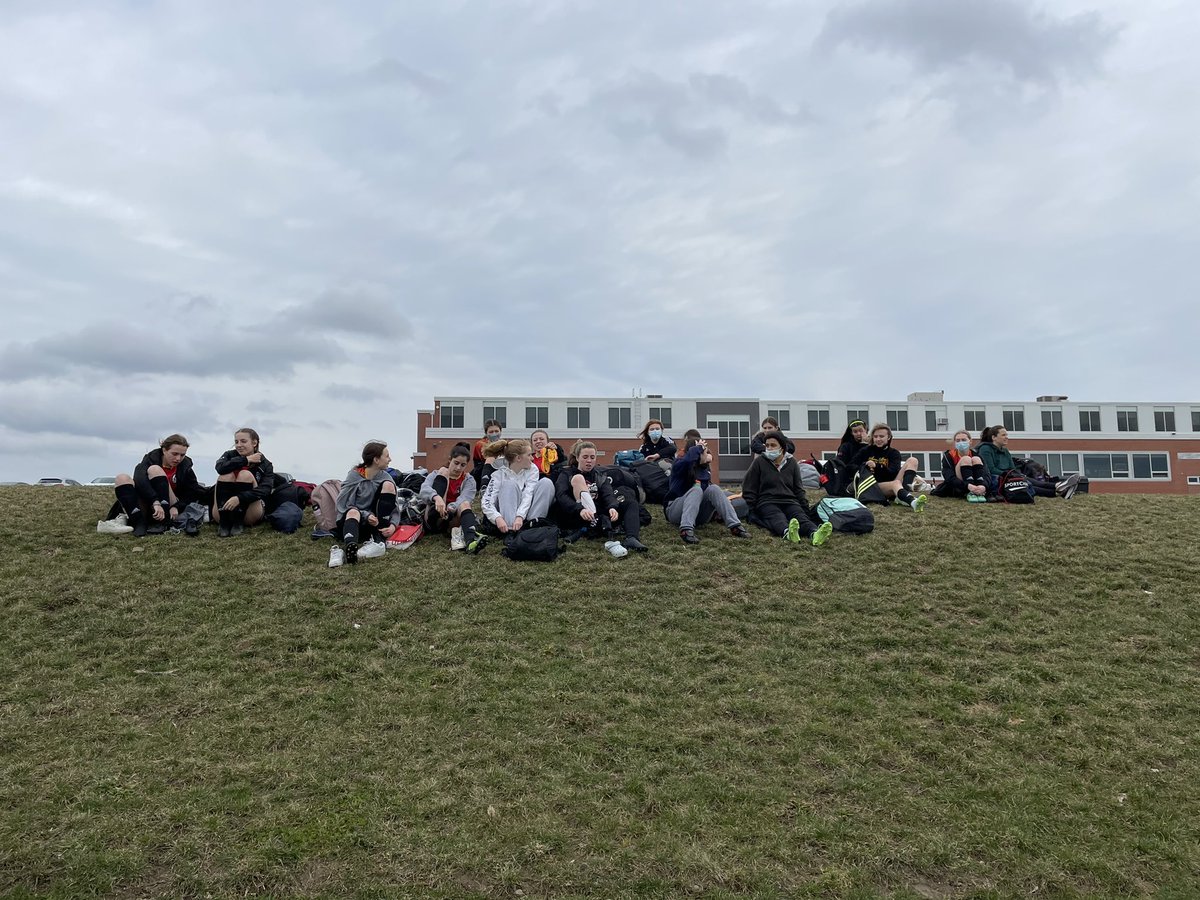 Tracey Bridge (@radtkebridge) on Twitter photo Gettin’ our boots on! ⚽️♥️💛🖤⚽️#raidersonthepitch #ateamwhoboots2getherworks2gether #thanksforthewordshelen <a href="/ONEKCI/">Kitchener Collegiate Institute</a> <a href="/KCIAthletics/">KCI Athletics</a> Gettin’ our boots on! ⚽️♥️💛🖤⚽️#raidersonthepitch #ateamwhoboots2getherworks2gether #thanksforthewordshelen <a href="/ONEKCI/">Kitchener Collegiate Institute</a> <a href="/KCIAthletics/">KCI Athletics</a>