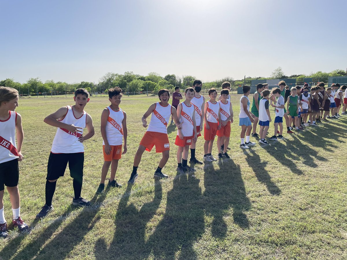 JaguarsJackson's tweet photo. Jackson boys ran their hearts out at the first ever NEISD middle school cross country meet #itsagreatdaytobeajaguar @JacksonMS2005 @NeisdAthletics @leeneisd @ChurchillVB @EdwardRLozano @RootEdSA https://t.co/pD9CcLXskY