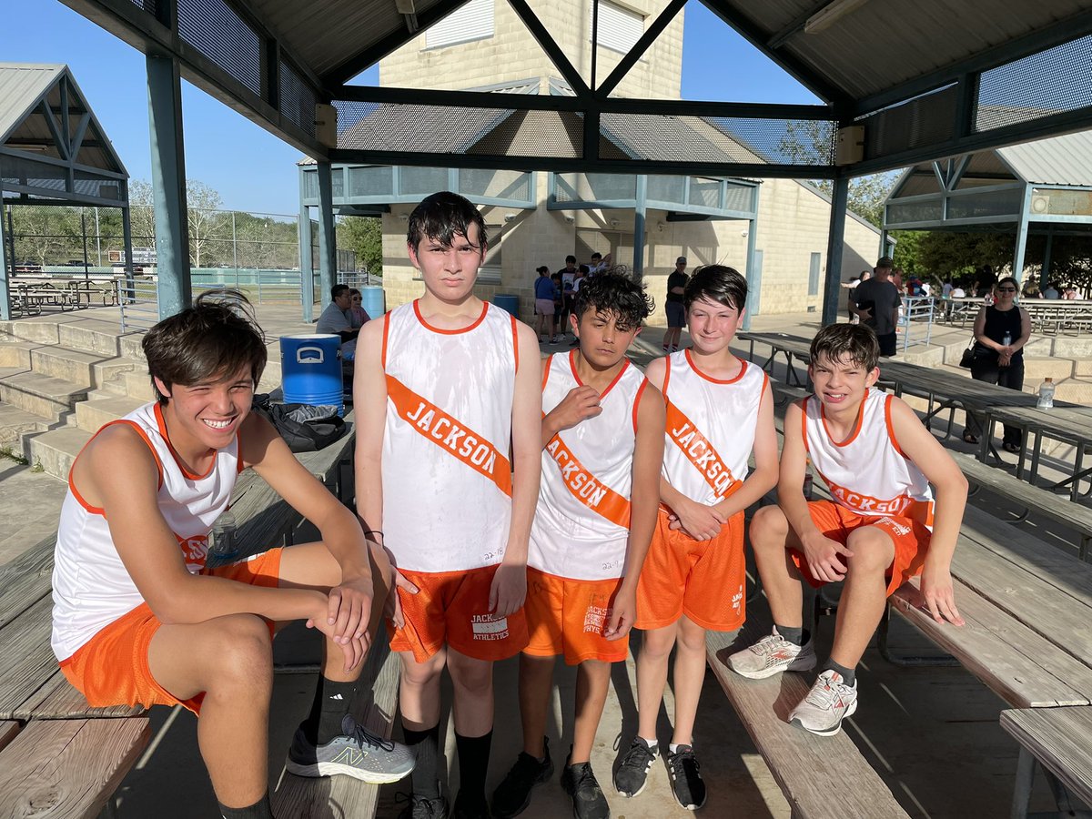JaguarsJackson's tweet photo. Jackson boys ran their hearts out at the first ever NEISD middle school cross country meet #itsagreatdaytobeajaguar @JacksonMS2005 @NeisdAthletics @leeneisd @ChurchillVB @EdwardRLozano @RootEdSA https://t.co/pD9CcLXskY