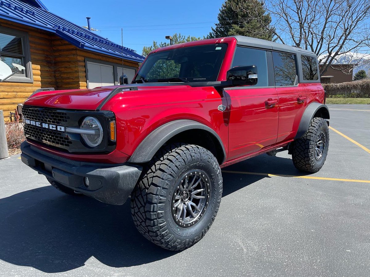 CGK1898's tweet photo. @RGSampson @Kev_Gordy New wheels look better 👀 https://t.co/pNqKvsH0K8