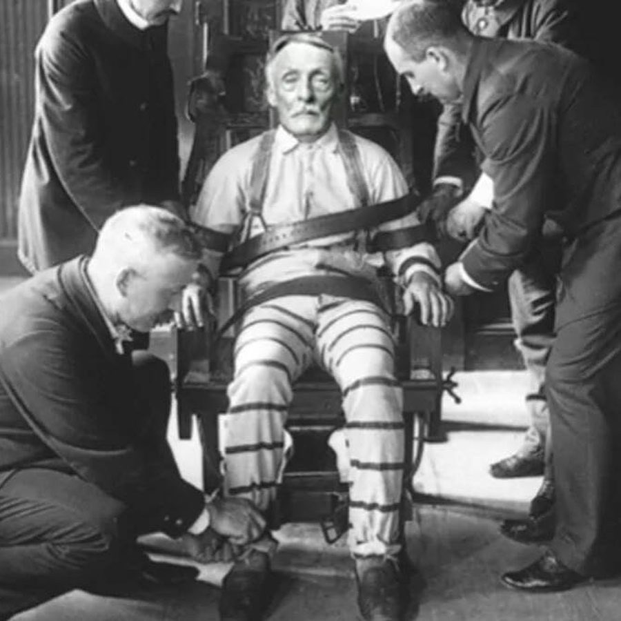 TheCreepsLounge's tweet photo. New EP out now where we talk about the infamous “Master butcher” &amp; “Grey man” Link in our bio to podcast &amp; chill! Go follow @thecreepslounge on Spotify, Instagram, &amp; TikTok. 💀🖤 #spotify #truecrime #cannibalism #thegreyman #thecreepslounge #themasterbutcher #podcastandchill https://t.co/otYsQ5IMk5