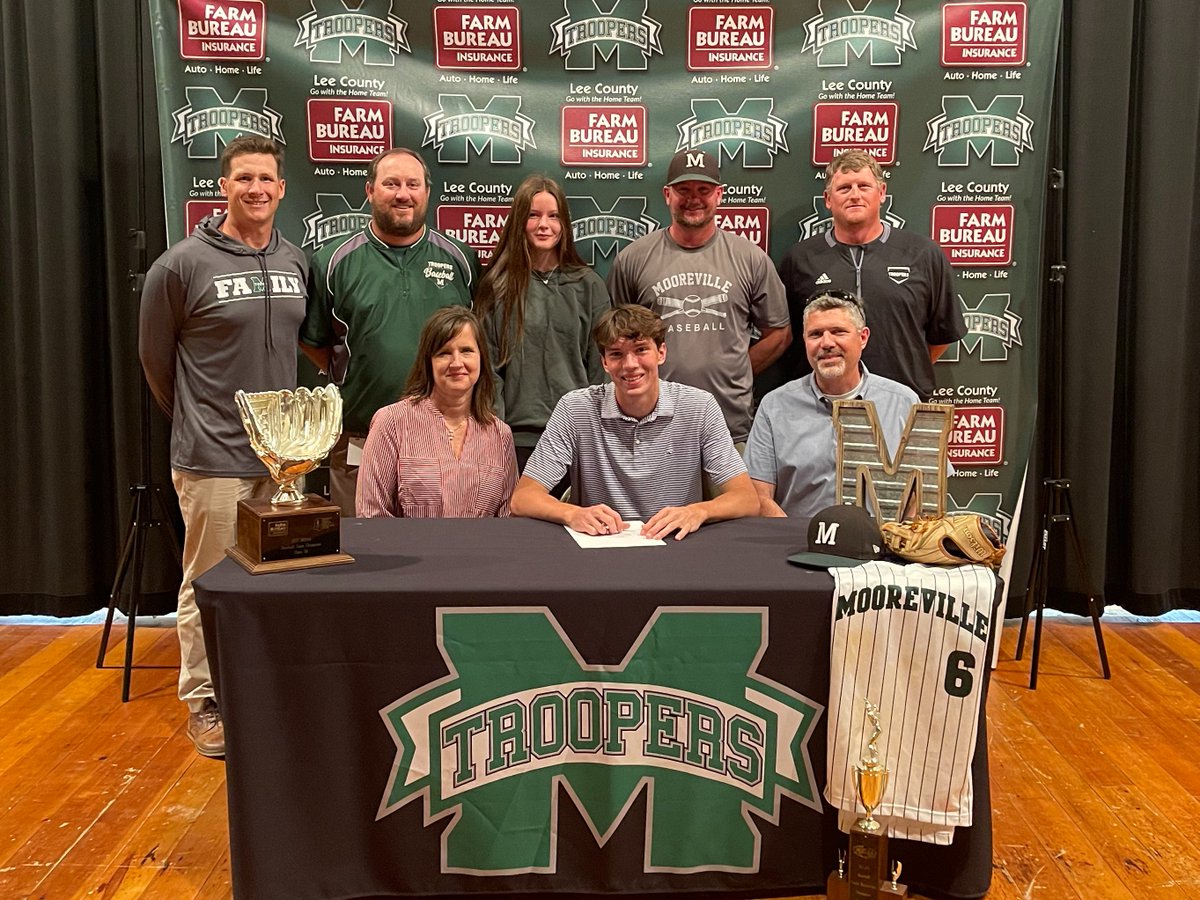 baseballtrooper's tweet photo. Trooper Baseball is proud of these two seniors as they officially signed today to continue their baseball careers. @JamesArmistead9 signed with @ICCBaseball   @JacobScott_2  also signed to play baseball with @MCCEaglesSports Congratulations! #GoTroopers 🐎⚾️ https://t.co/rFltfAgELW
