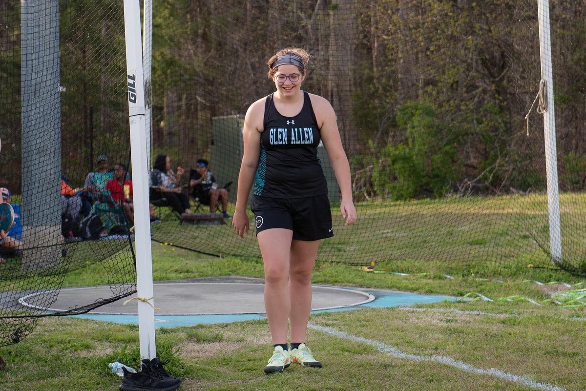 kenzieblanchet's tweet photo. Excited to be throwing #discus again! Threw an 8 foot PR (110’) and qualified for states! https://t.co/cdRN5Eja7A