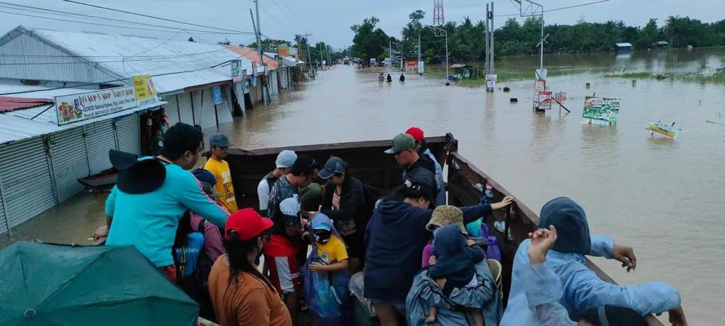 MARoxas's tweet photo. Dear Friends, TY Agaton really hit us hard in Capiz.Thousands of evacuees, hundreds of homes destroyed, crops &amp;fishponds wiped out. Any help you give is a God-send. No amount is too small - P50=1 kg rice plus dried fish or 3 or several noodle packs. Madamo gid nga salamat. https://t.co/akE8RNwFTN