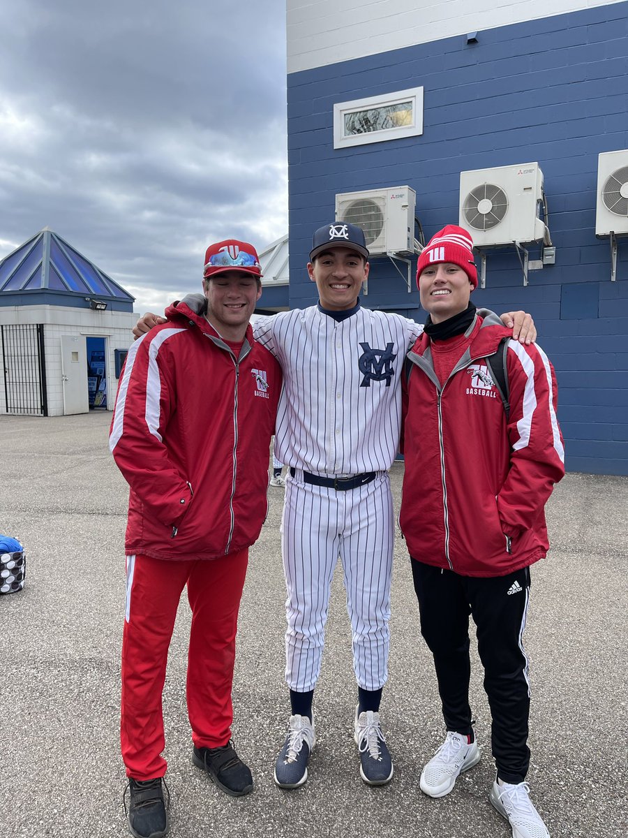 tburick34's tweet photo. Different college teams but BlueDevils 4 Life @Tallmadge_BB @ztboyd19 @jburick10 @LukeThomas24_ #2017StateChamps https://t.co/cyr7kNLipU