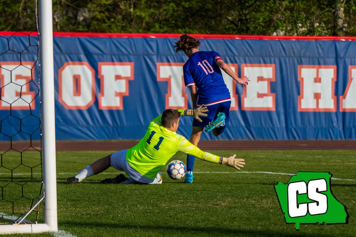 CowetaScore's tweet photo. This might have been the sweetest soccer goal I've seen this year. Flick past the goalie with back toward the net. 
@braxtonharper10 put @THS_HawksSports ahead 2-0 against ELCA in the first half of a 3-0 win.
@NWatts2 https://t.co/N9iJ0TMzIY