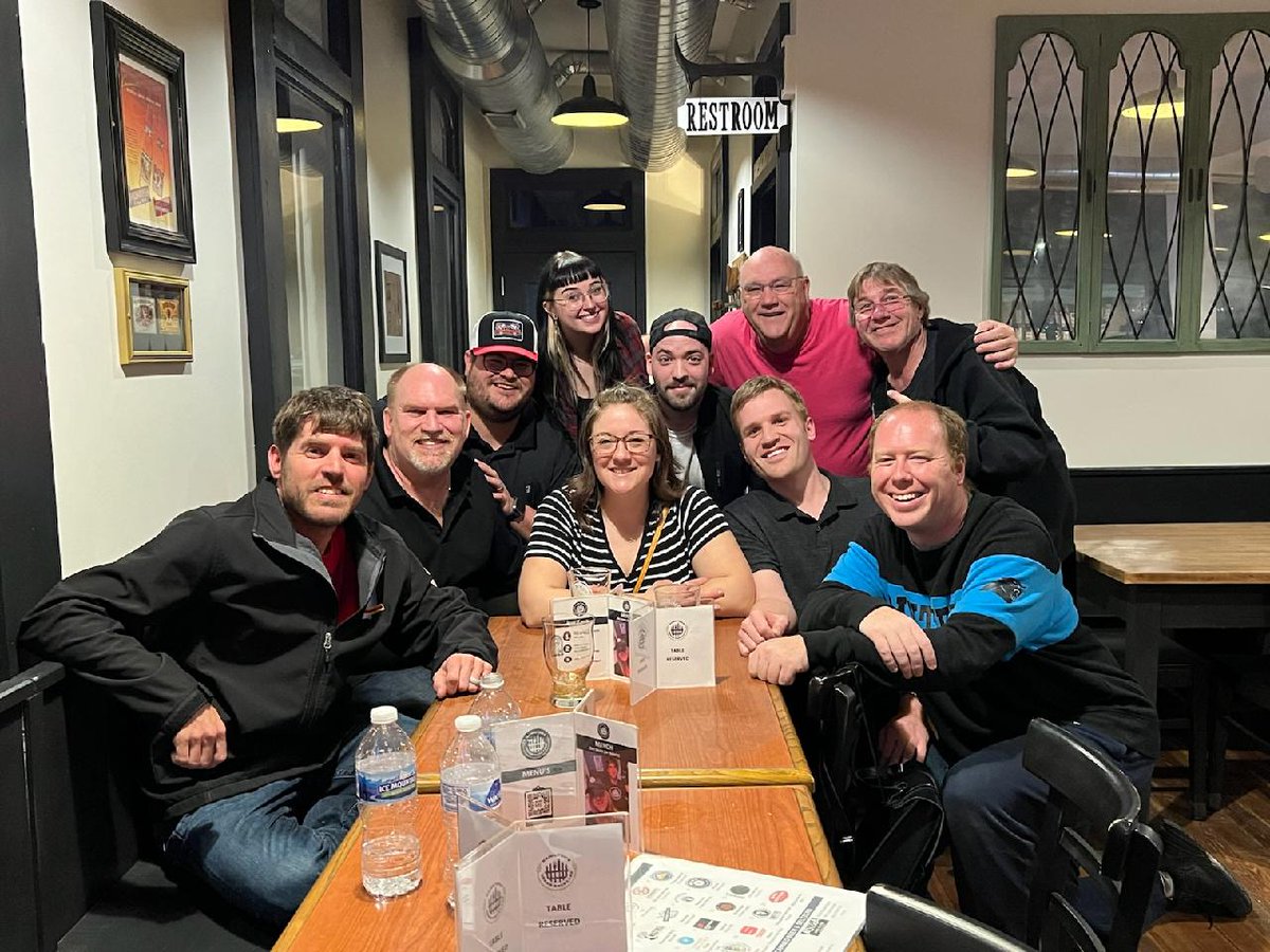 MattyV54's tweet photo. 👑 1-0 😅

Music Trivia was a blast!! https://t.co/Nq0kddeGRA