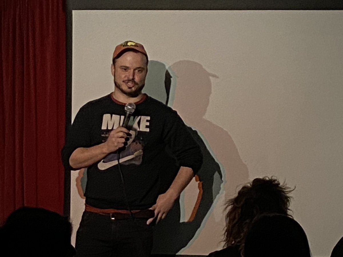 Rizzivision's tweet image. #gutsforlaughs has started wooo #inturder @AndrewBarrComic