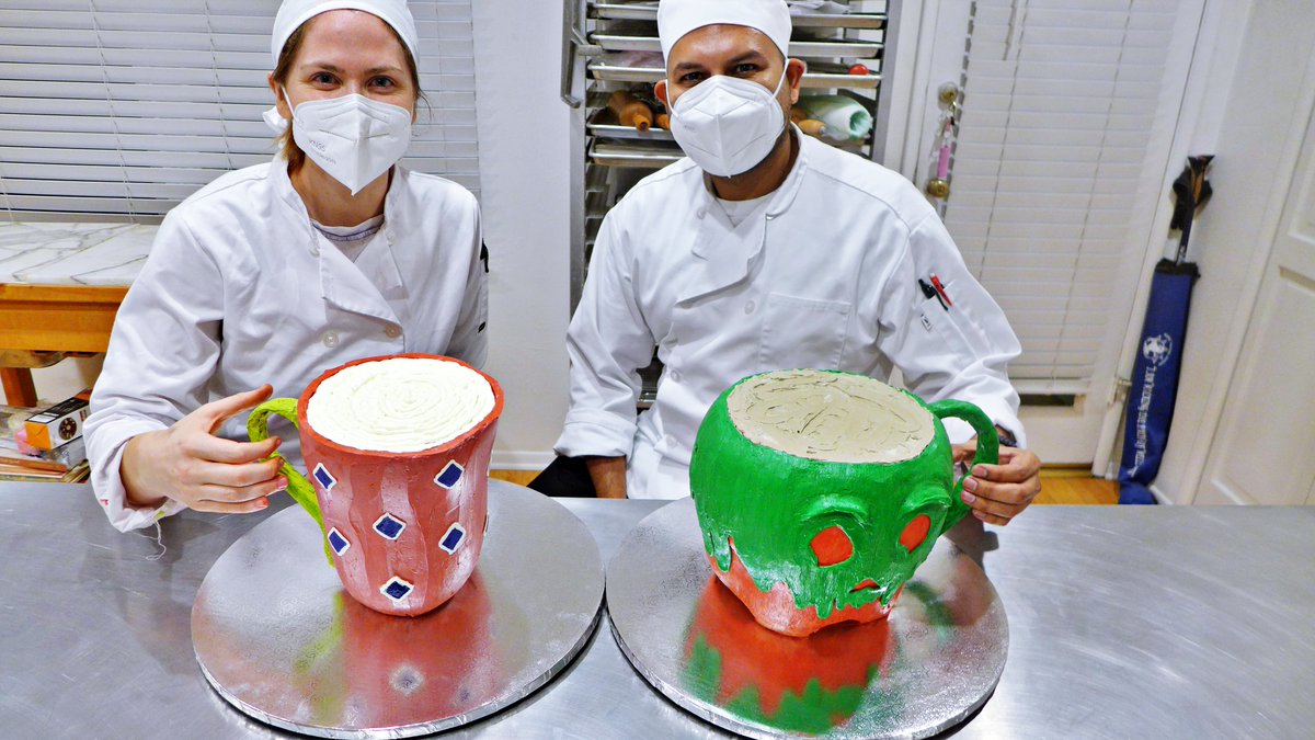 bakingcakeart's tweet photo. Beginning CTE Cake Decoration students with sculpted cake projects. Firsts for all! Bravo!

#Cake #Cakes #CakeDecorating #CakeDecoration #CakeDecorator #LosAngeles #Unicorn #Pineapple #Cat #Cups #CupsofCoffee #CupsofLatte #Latte #Pear #SculptedCakes https://t.co/IgE8HE0LOo