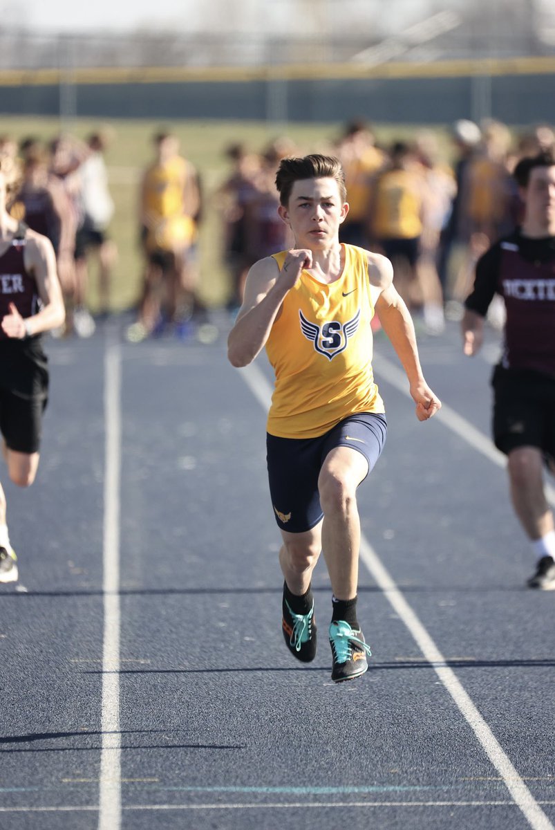 RyanKavanaugh25's tweet image. Did really good for my first ever meet!