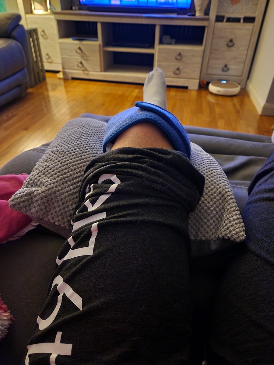 ninergirl783's tweet image. The kettlebells turned on me!! 😭😭😭 #workoutfail #squatsgonewrong